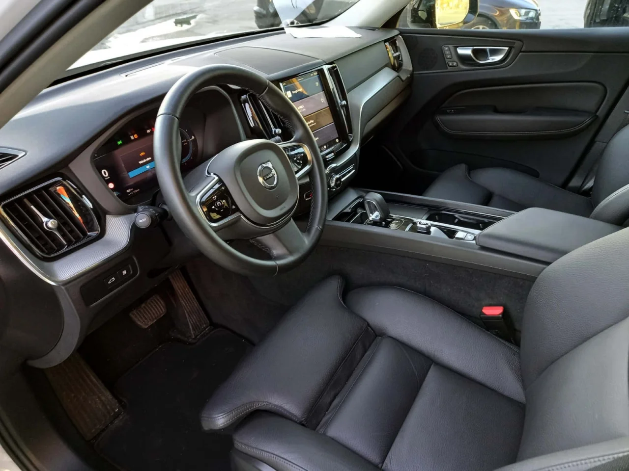 Volvo XC60 T6 Plus Dark 1