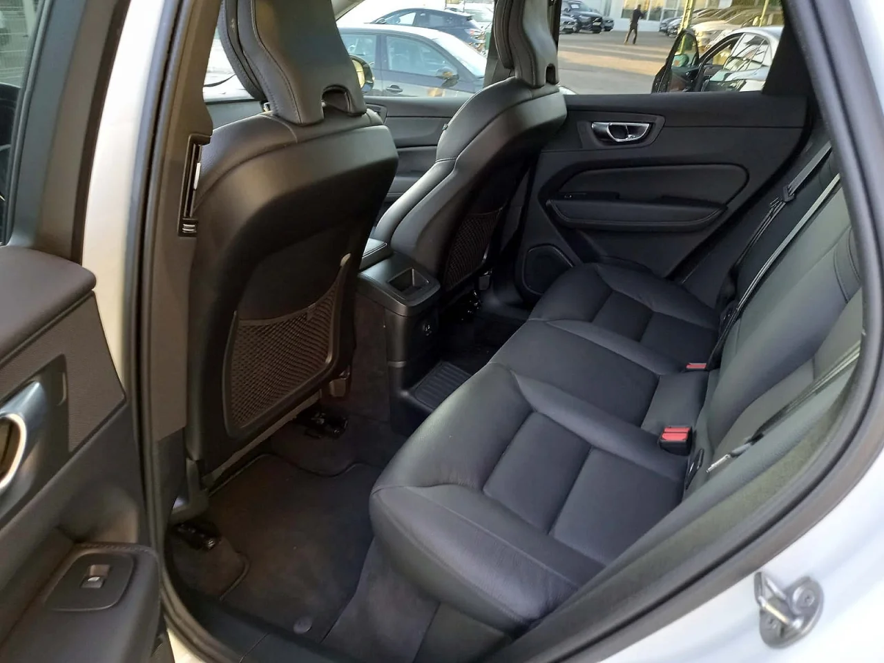 Volvo XC60 T6 Plus Dark 2