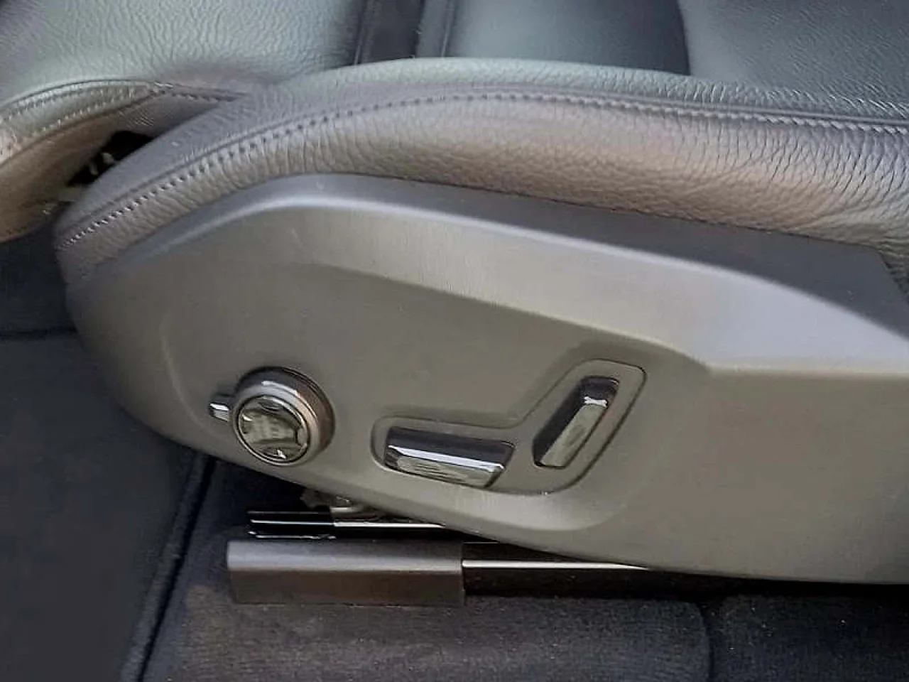 Volvo XC60 T6 Plus Dark 3