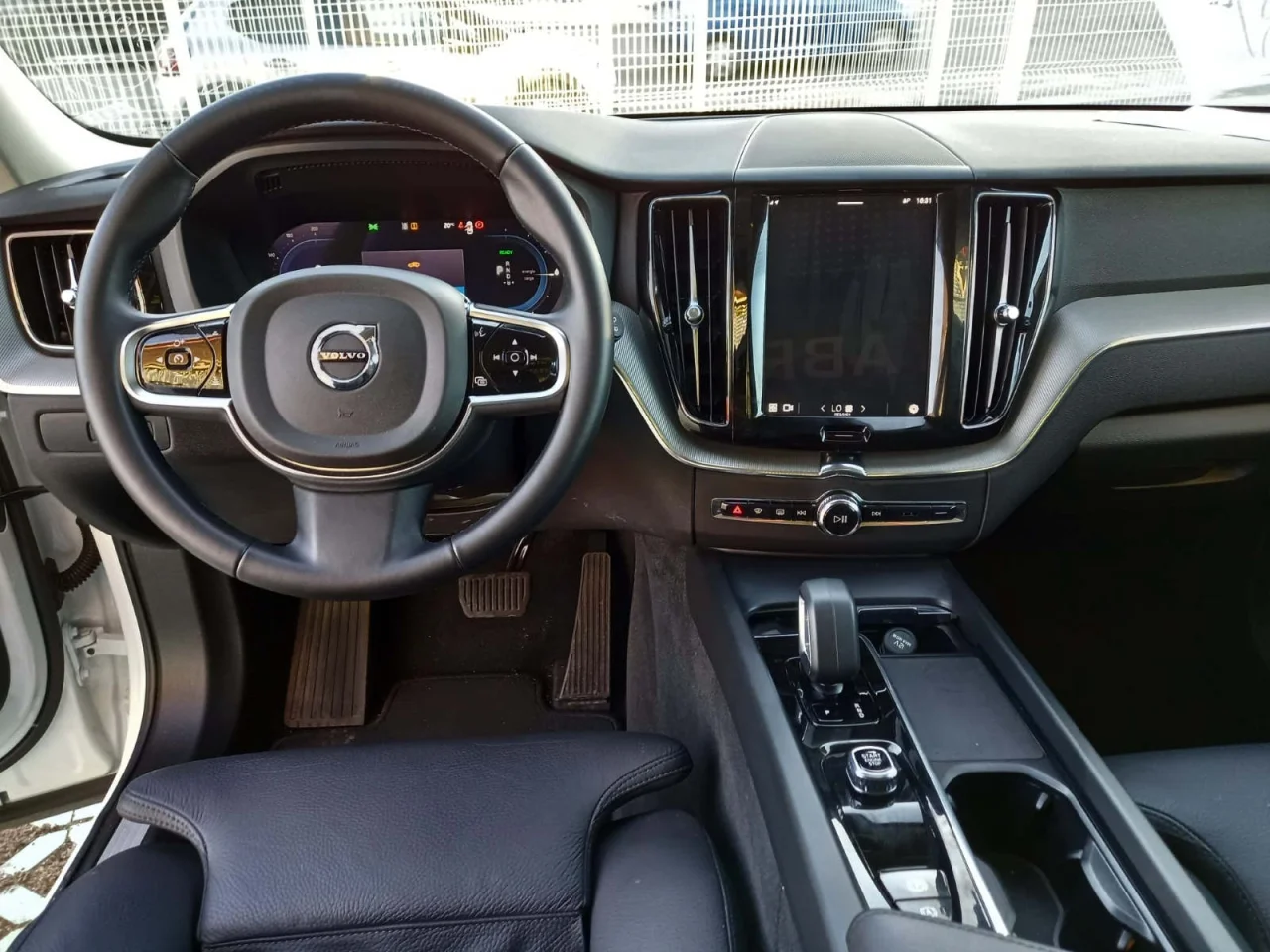 Volvo XC60 T6 Plus Dark 4