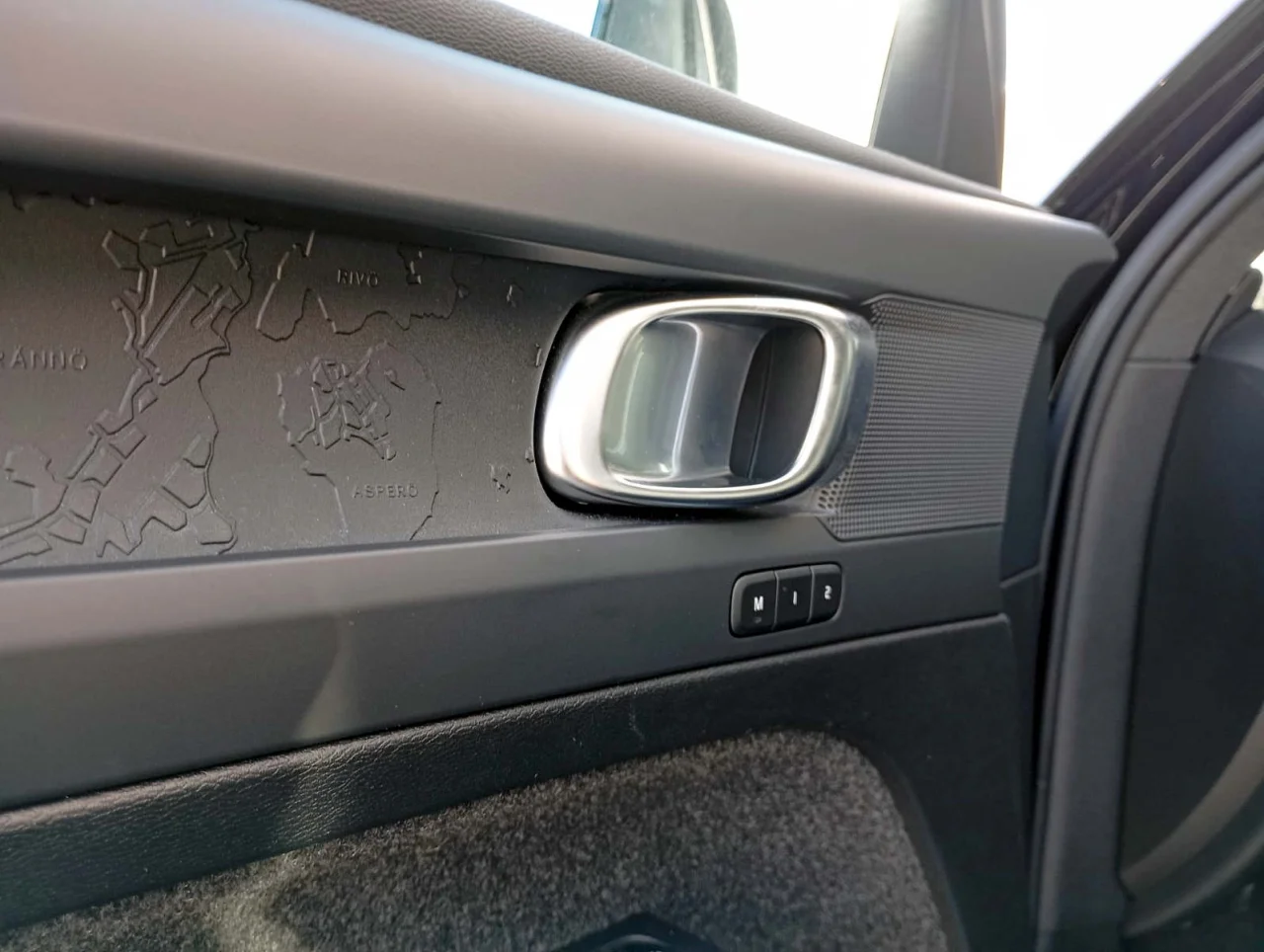 Volvo EX40 Single Motor  Extended Range Black Edition 2