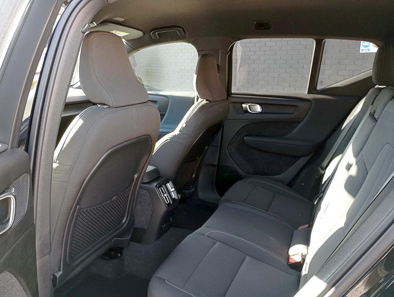 Volvo EX40 Single Motor  Extended Range Black Edition 3