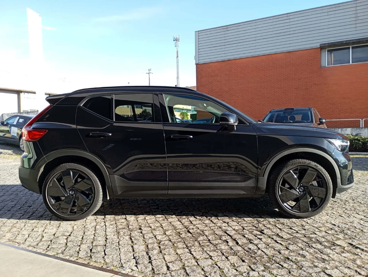 Volvo EX40 Single Motor  Extended Range Black Edition 4