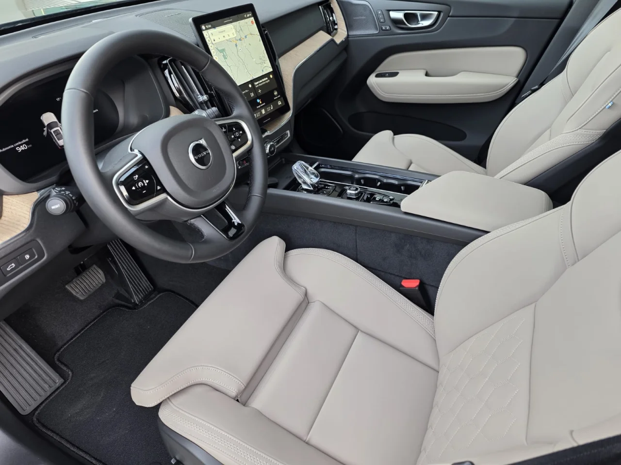 Volvo XC60 T6 350cv Plus Dark 1