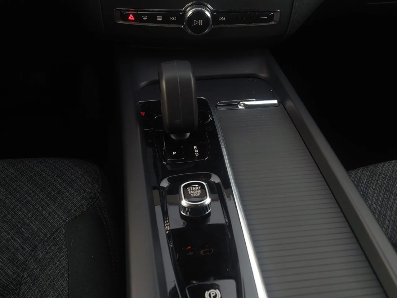 Volvo XC60 B4 Momentum 7