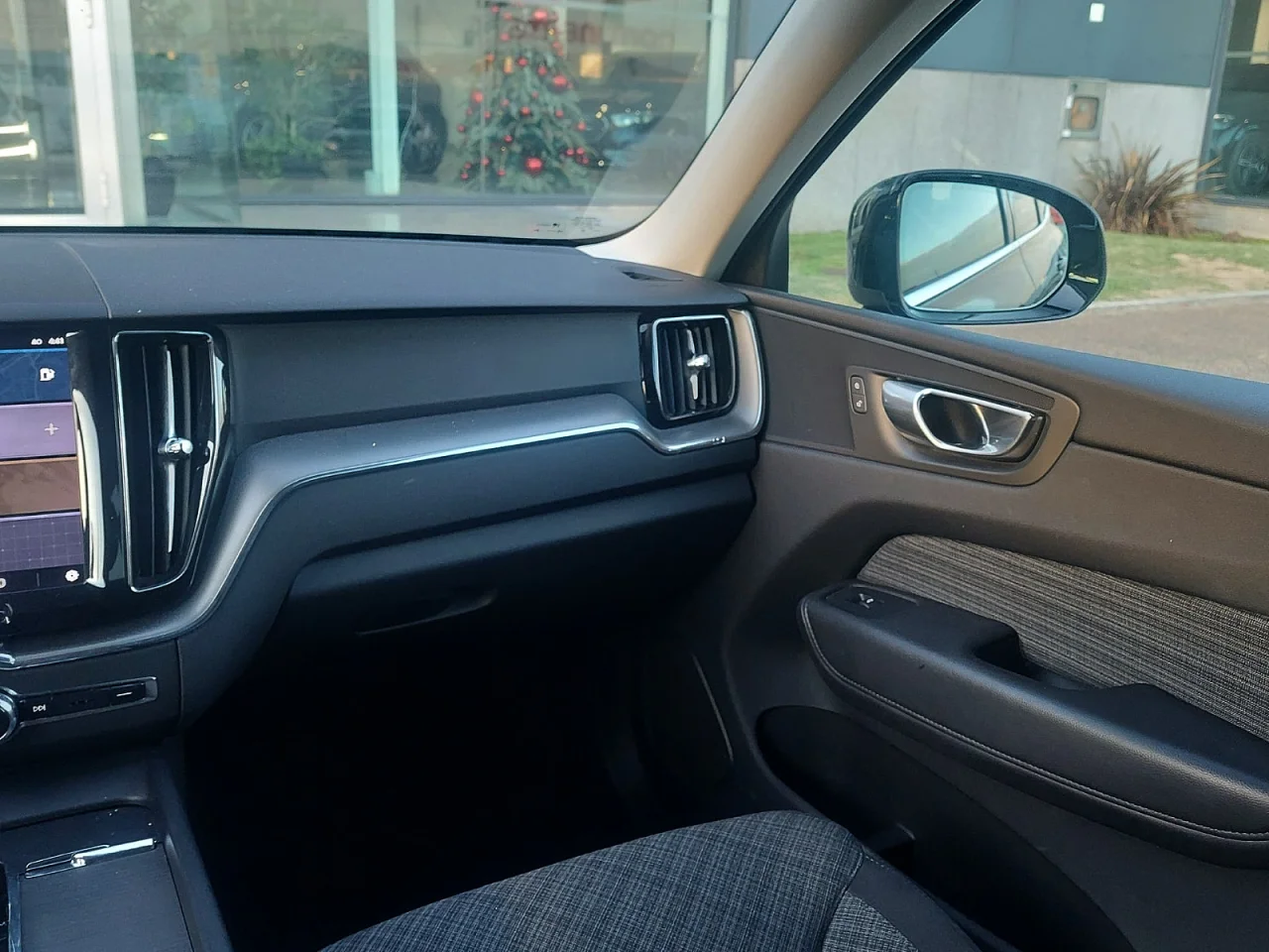 Volvo XC60 B4 Momentum 8