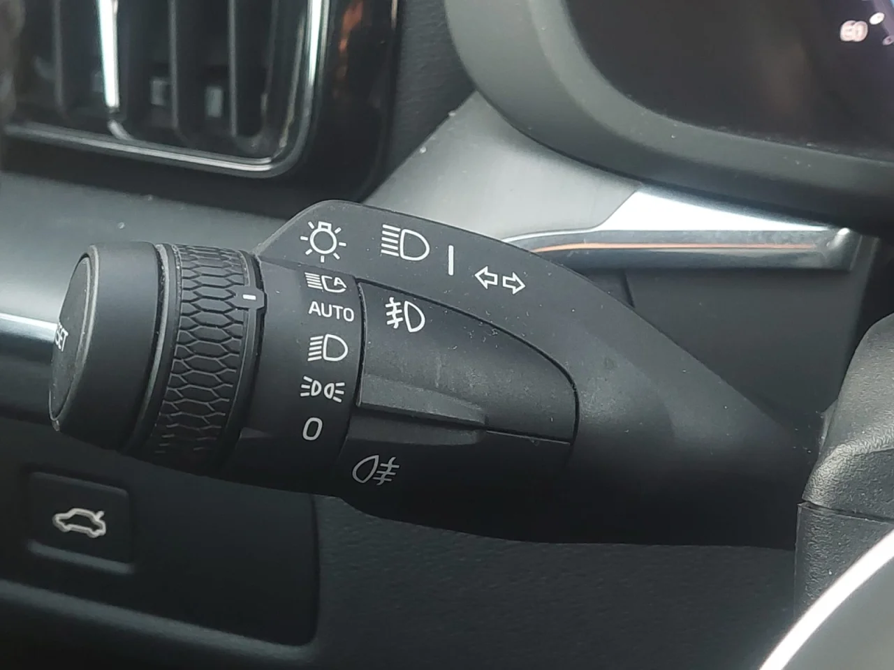 Volvo XC60 B4 Momentum 9