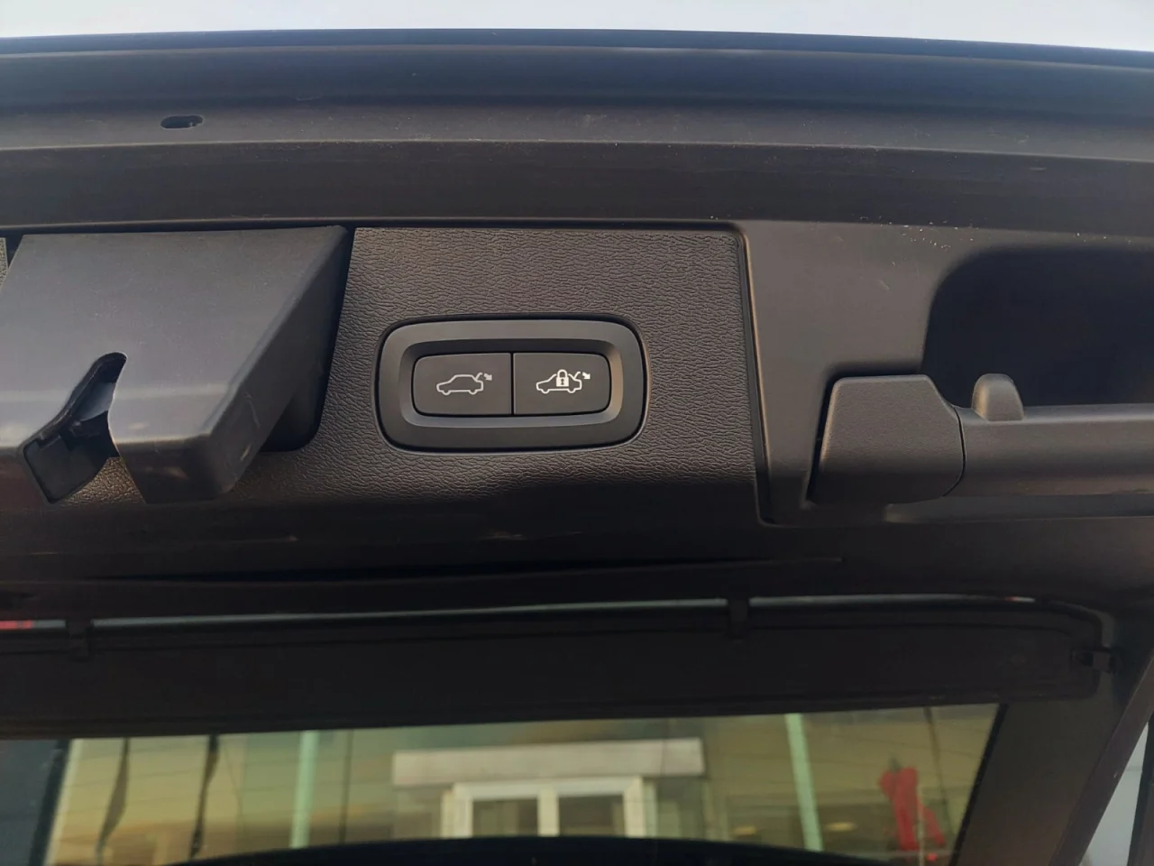 Volvo XC60 B4 Momentum 10