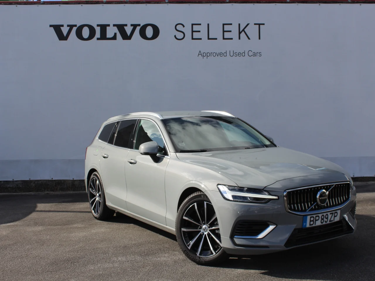 Volvo V60 Core T6 PHEV 350cv