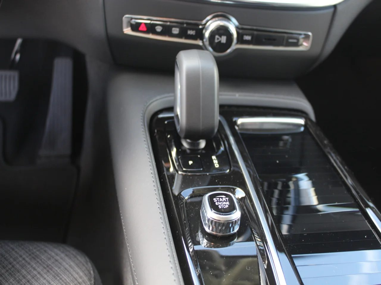 Volvo V60 Core T6 PHEV 350cv 3