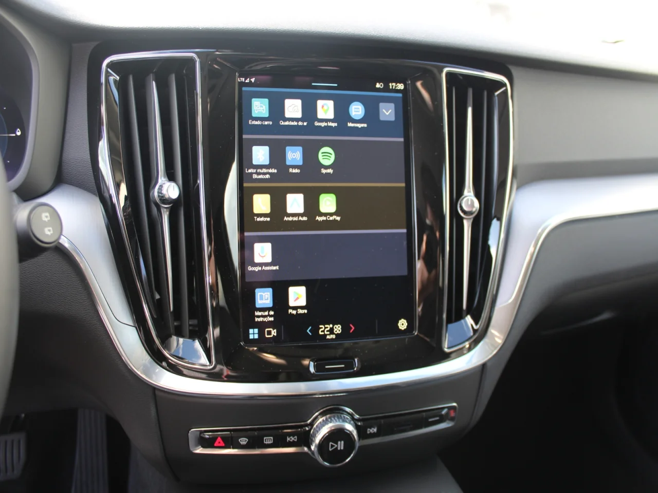 Volvo V60 Core T6 PHEV 350cv 7