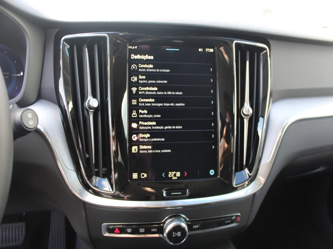 Volvo V60 Core T6 PHEV 350cv 8