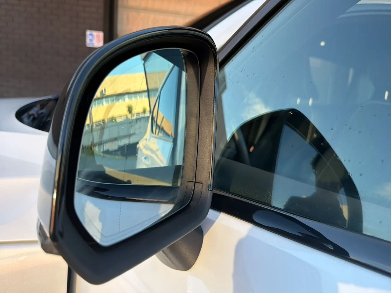 Volvo C40 Recharge Plus 4