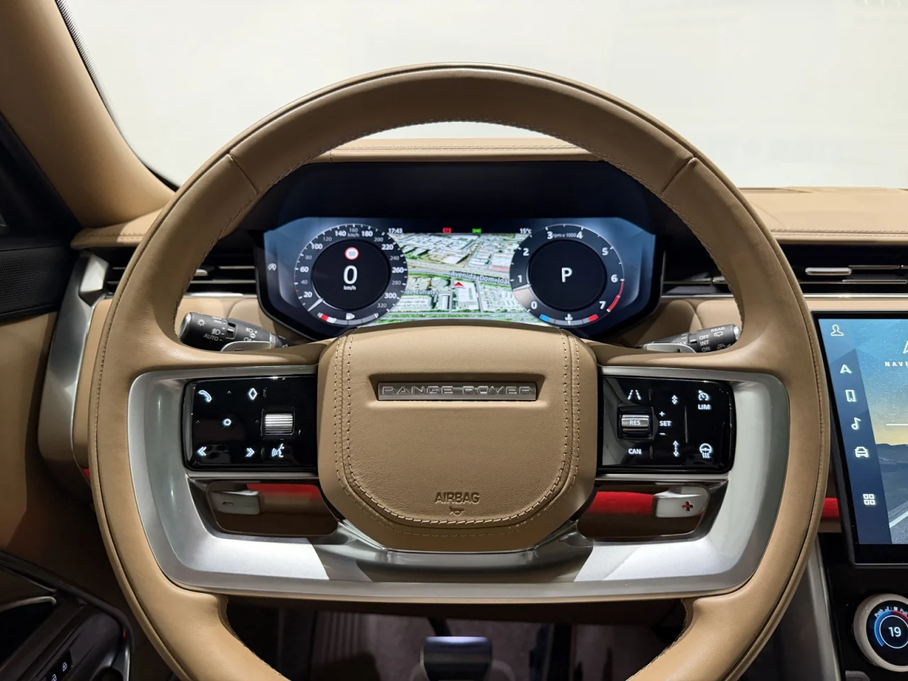 Land Rover Range Rover 4.4 P530 LWB SV 4