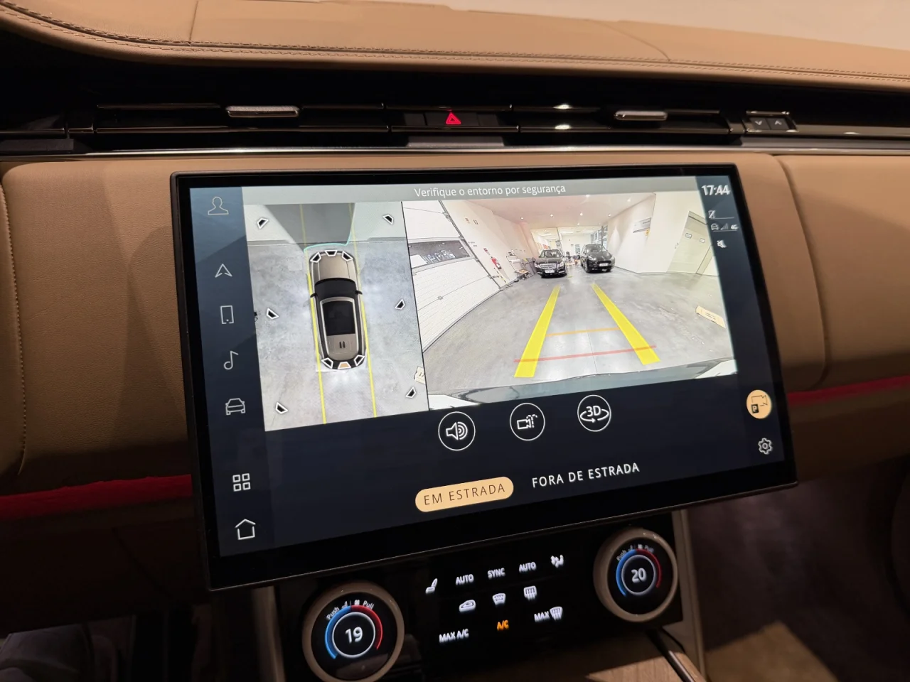 Land Rover Range Rover 4.4 P530 LWB SV 7