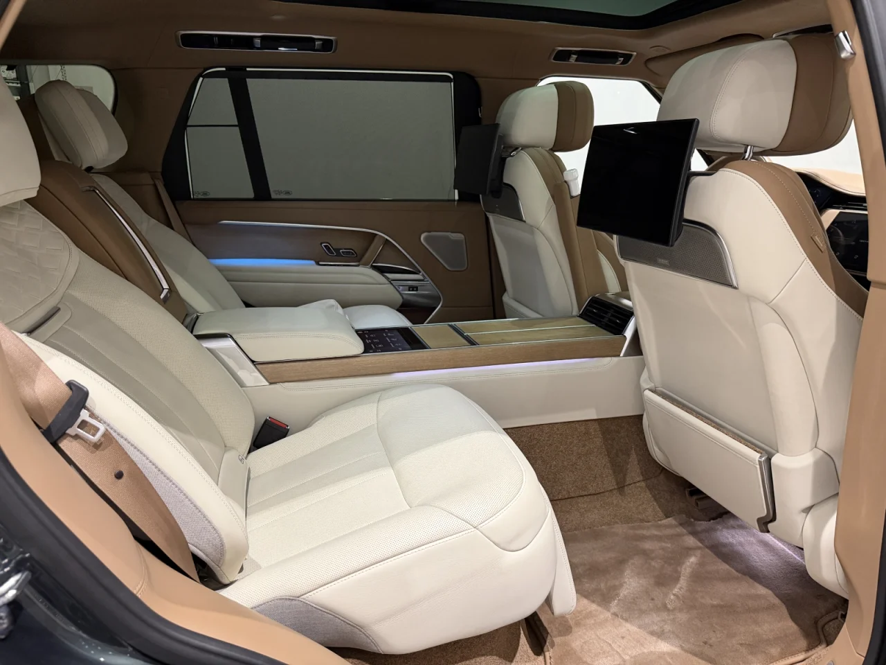 Land Rover Range Rover 4.4 P530 LWB SV 10