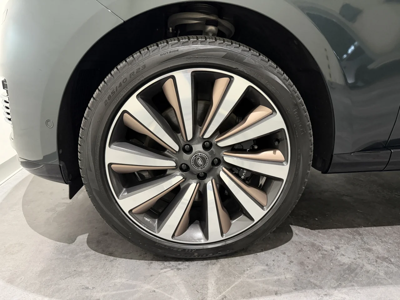 Land Rover Range Rover 4.4 P530 LWB SV 16