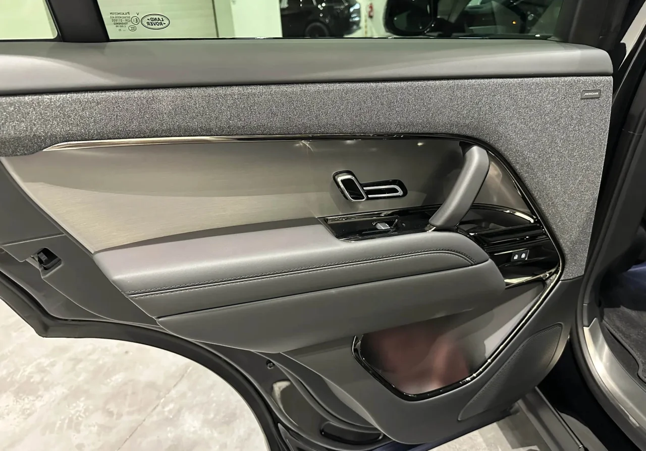 Land Rover Range Rover Sport 3.0 P440e Dynamic HSE 8