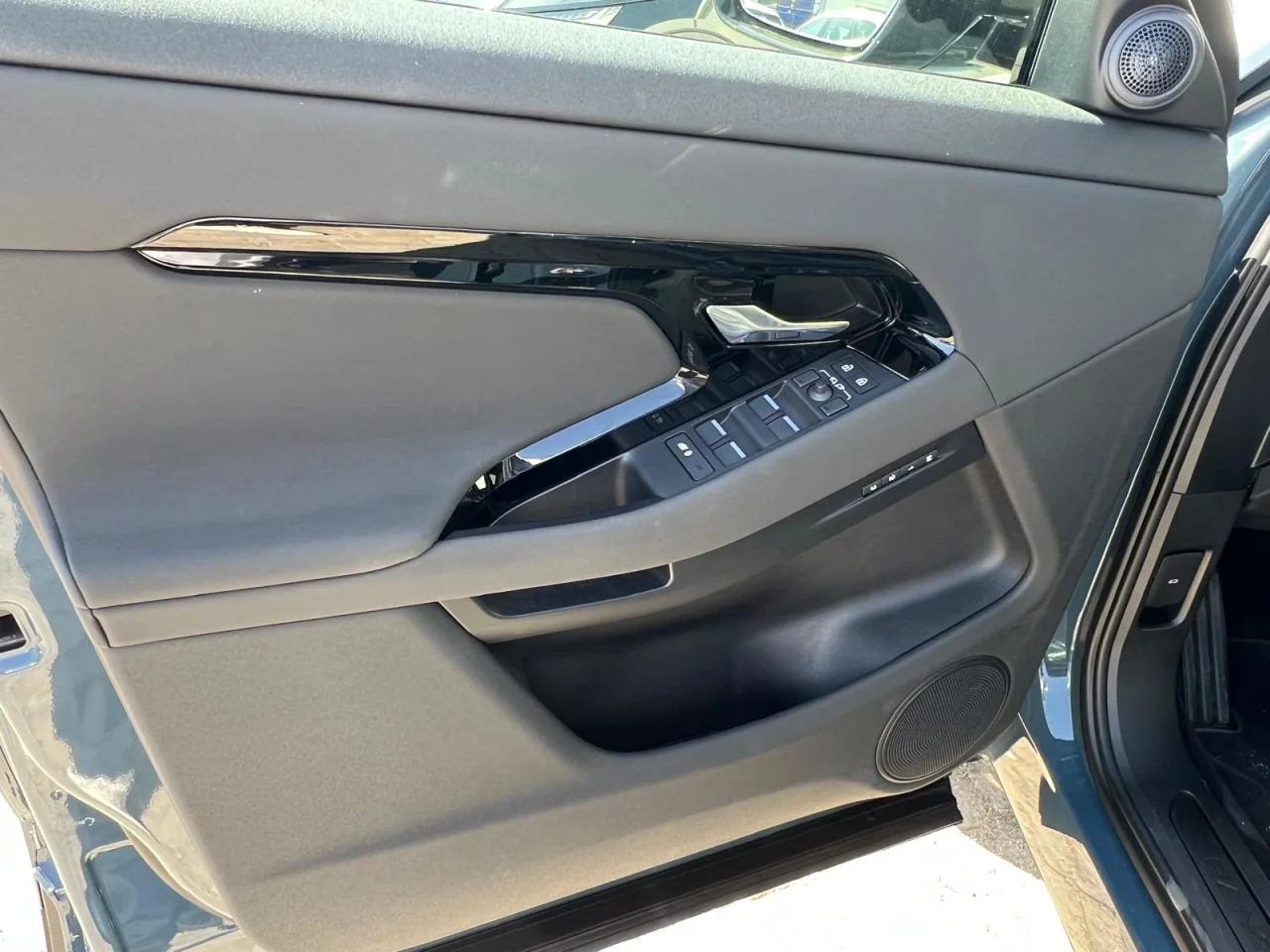 Land Rover Range Rover Evoque P269 PHEV S 4