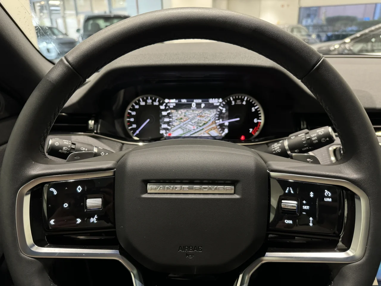 Land Rover Evoque R- Dynamic S 3