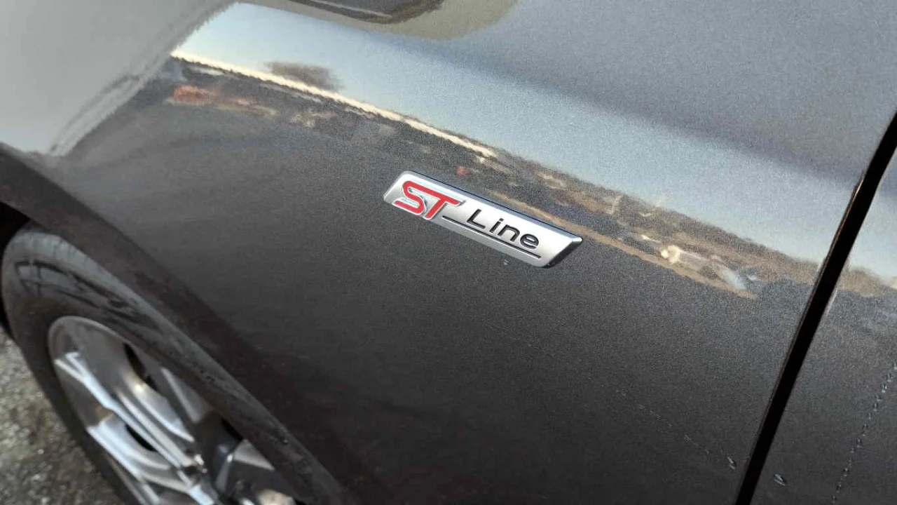 Ford Focus St Line 1.5 Ecoblue - Caixa Automática 12