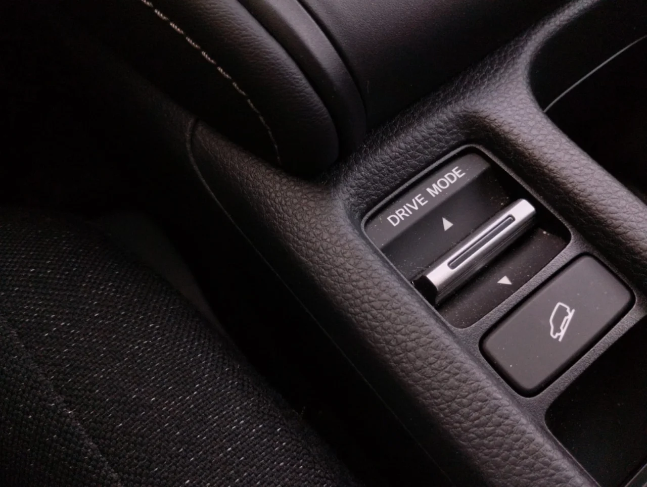 Honda HR-V Elegance 1.5 HEV 12