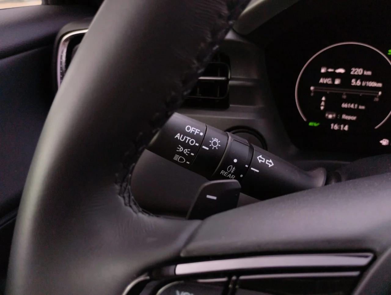 Honda HR-V Elegance 1.5 HEV 15