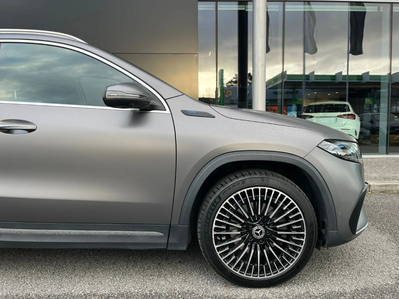 Mercedes EQA 250 AMG 9