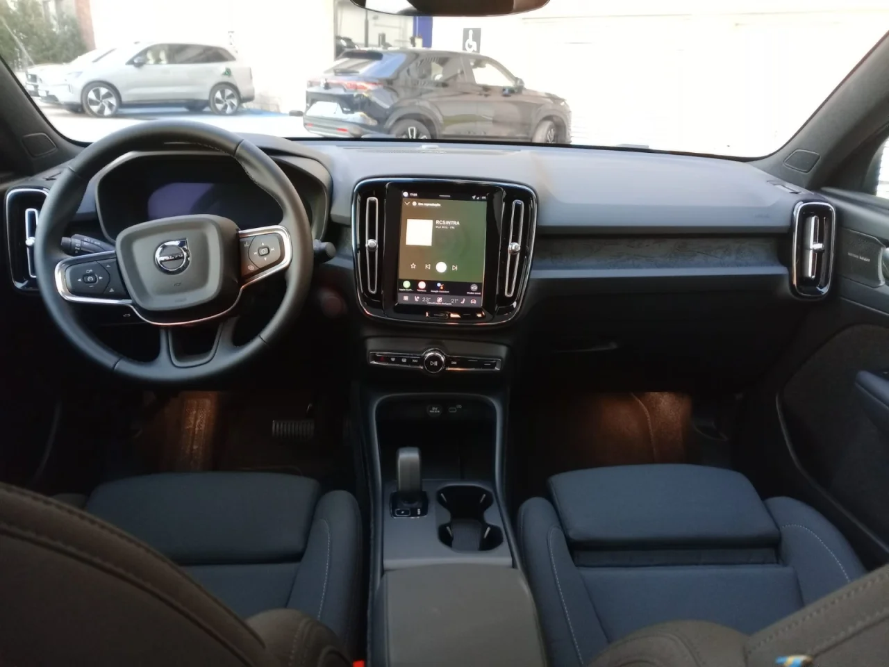 Volvo EC40 Black Edition Single Motor Extended Range 2