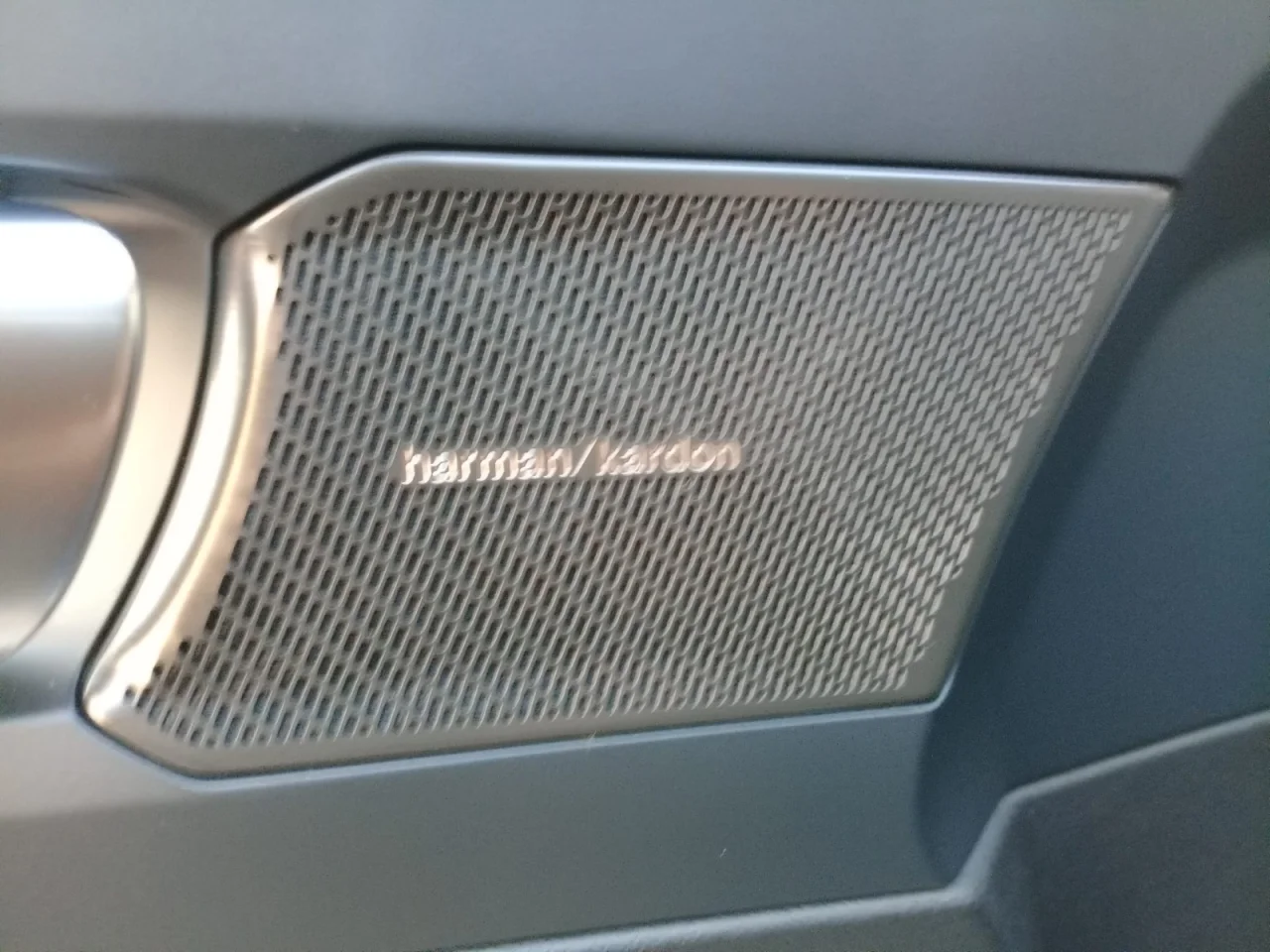 Volvo EC40 Black Edition Single Motor Extended Range 7