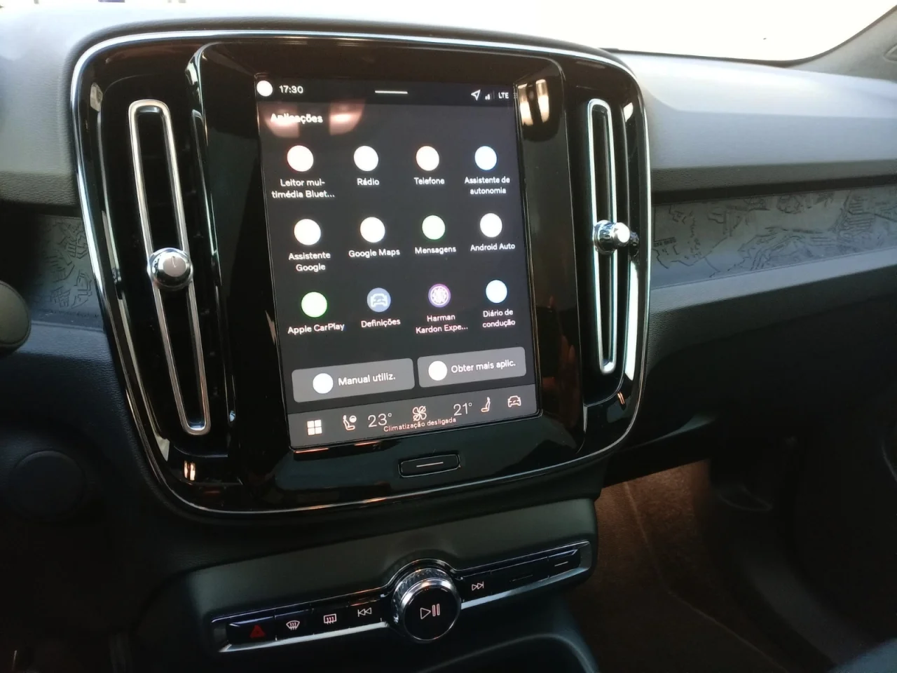 Volvo EC40 Black Edition Single Motor Extended Range 12