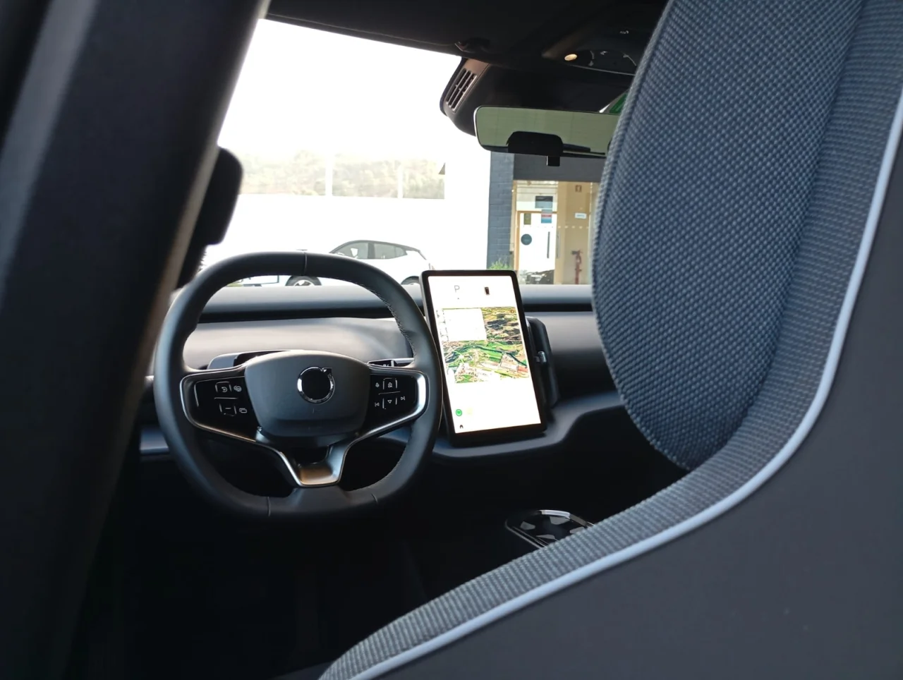 Volvo EX30  Core Single Extended Range 272cv  69 kWh 2