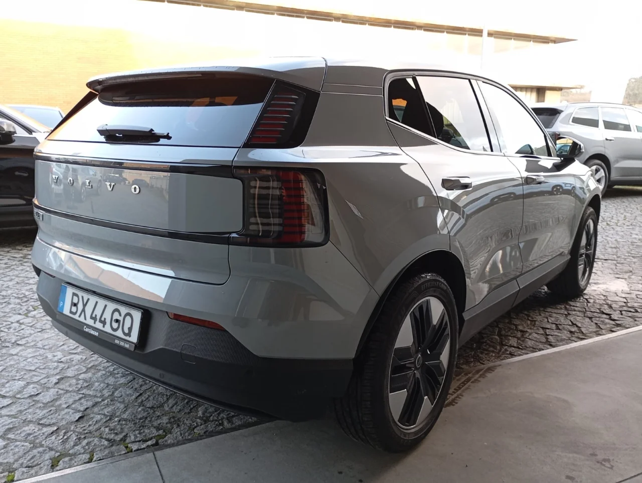 Volvo EX30  Core Single Extended Range 272cv  69 kWh 6