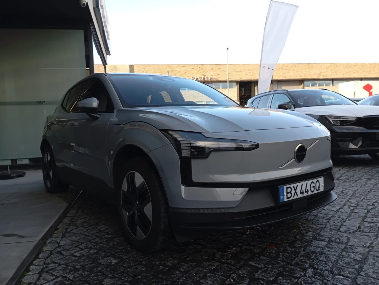 Volvo EX30  Core Single Extended Range 272cv  69 kWh 9