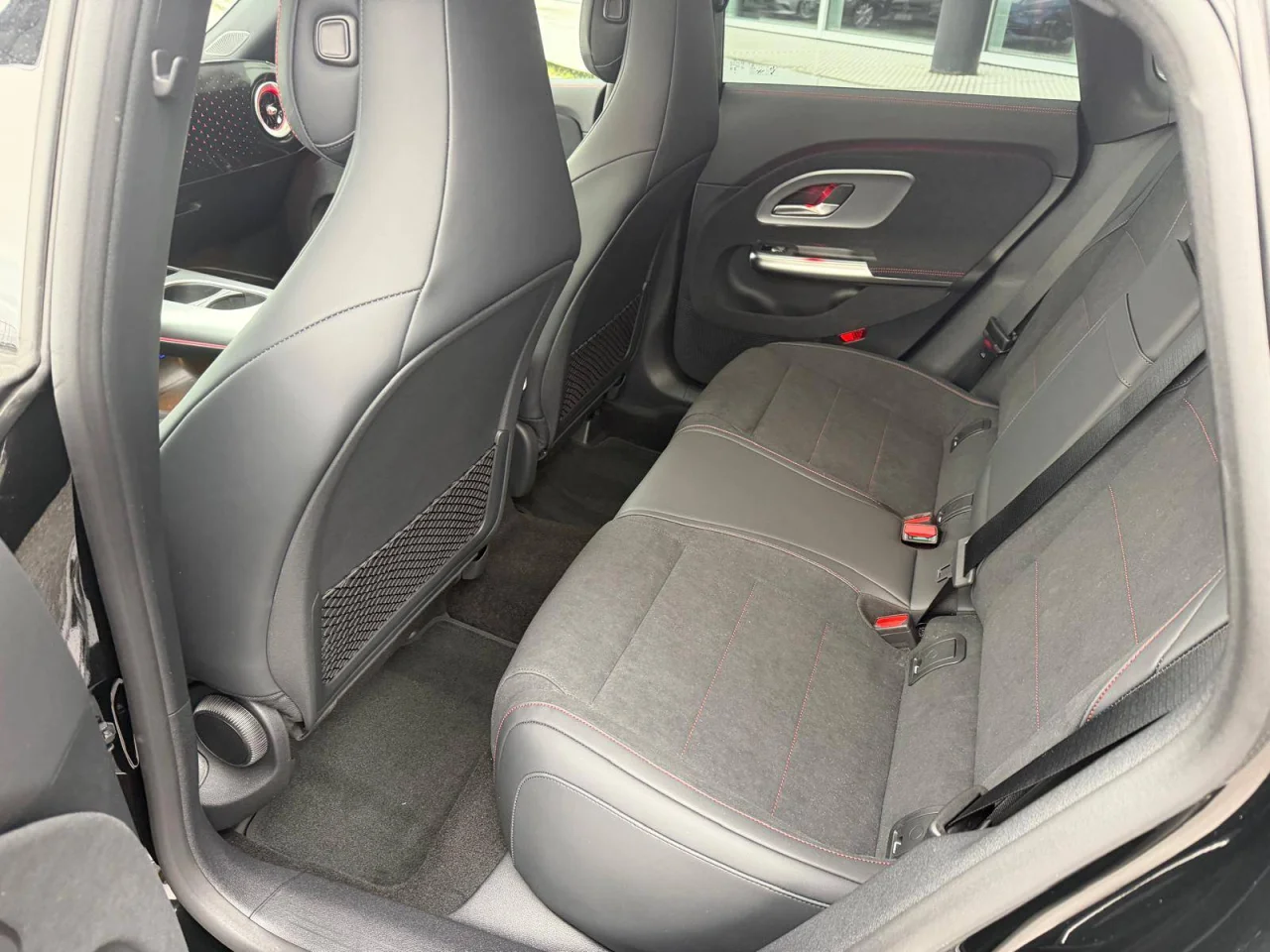 Mercedes Classe CLA 180 AMG Coupé 4