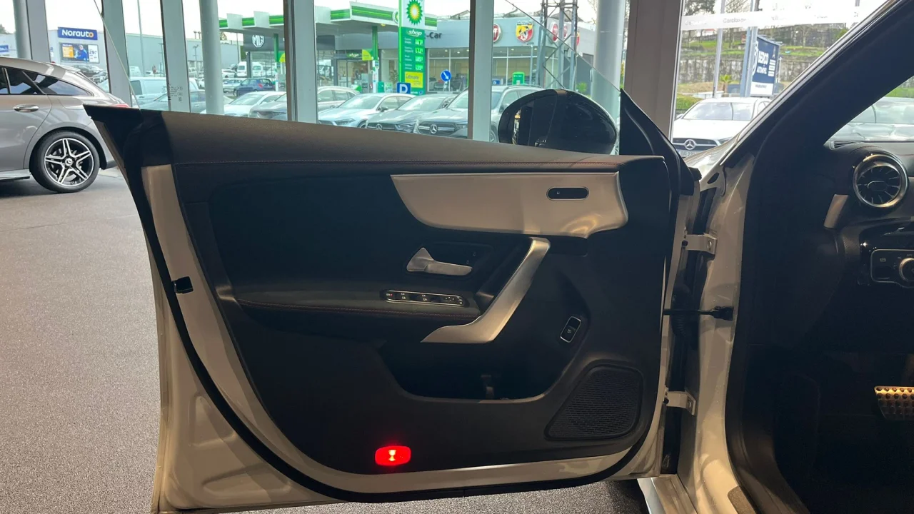 Mercedes Classe CLA 180d Shooting Brake AMG Advanced Plus 4