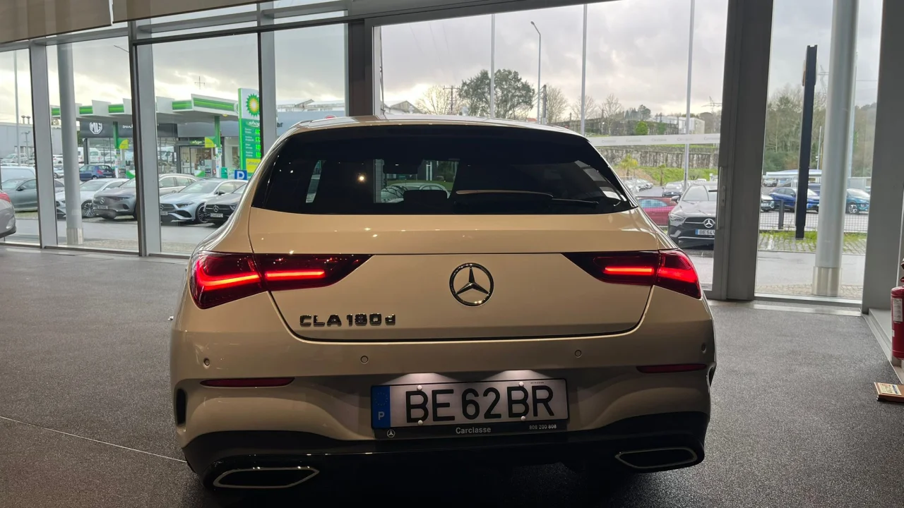 Mercedes Classe CLA 180d Shooting Brake AMG Advanced Plus 7