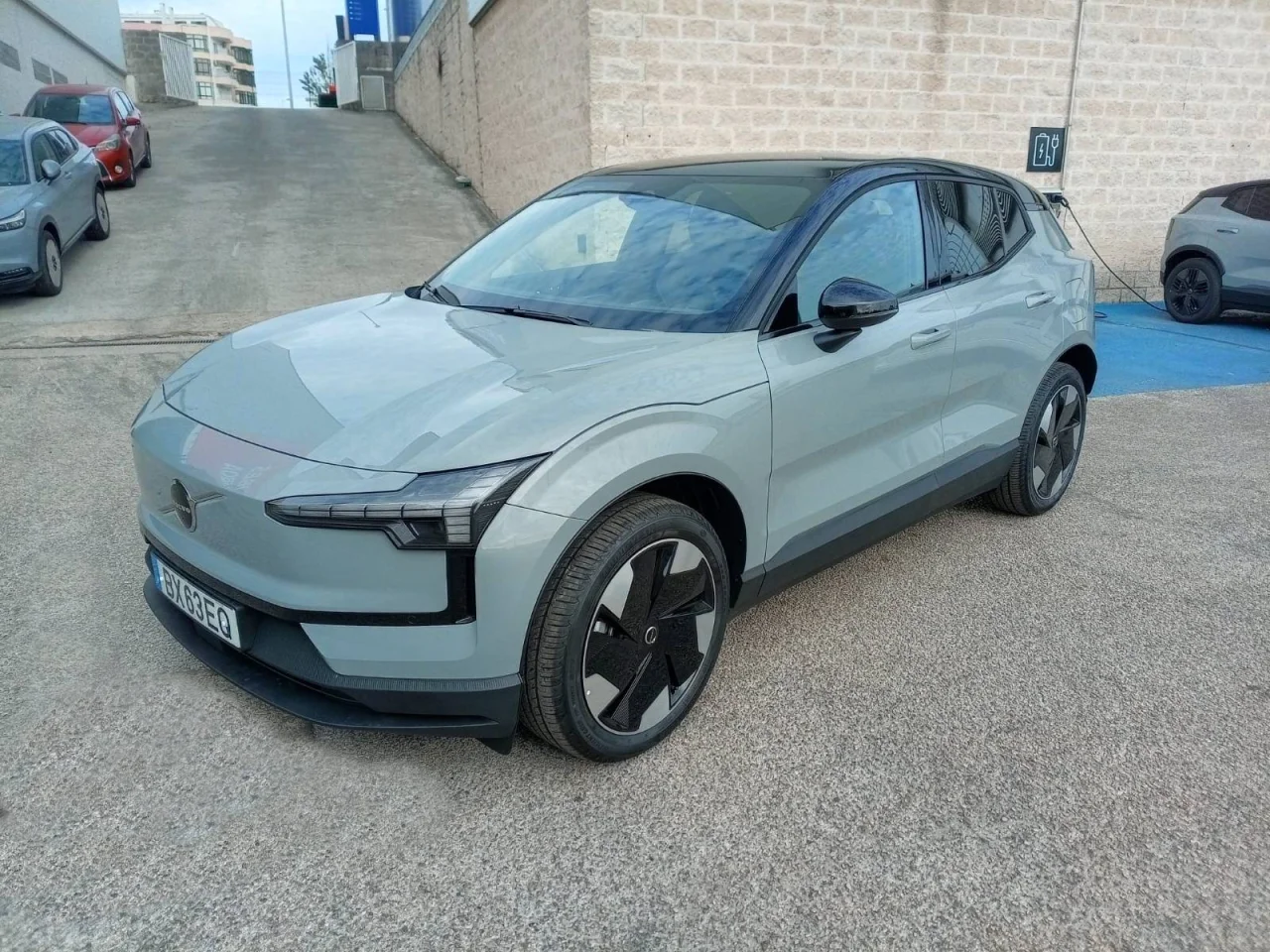 Volvo EX30 69 kWh Single Extended Range 272cv Plus