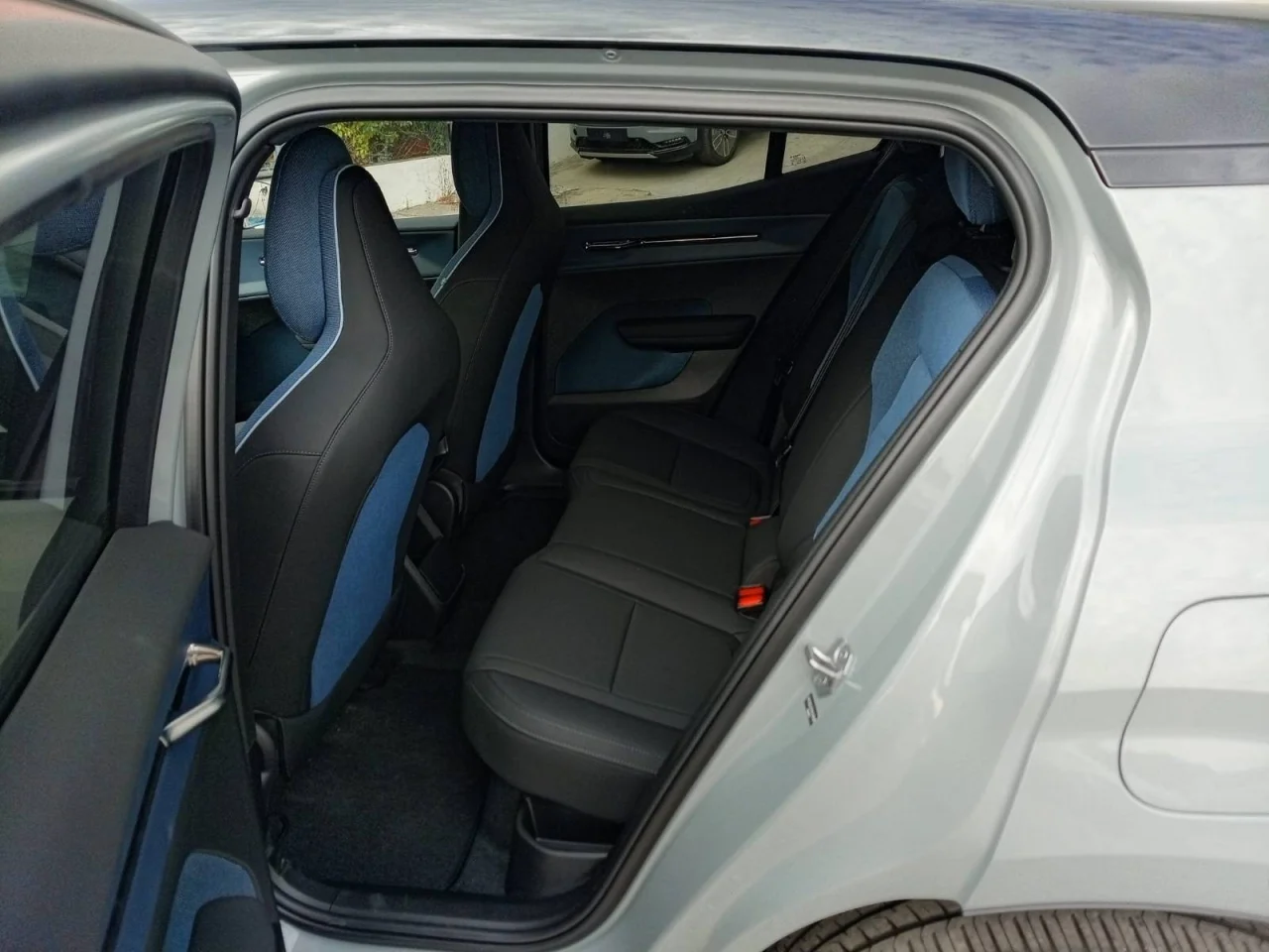 Volvo EX30 69 kWh Single Extended Range 272cv Plus 2