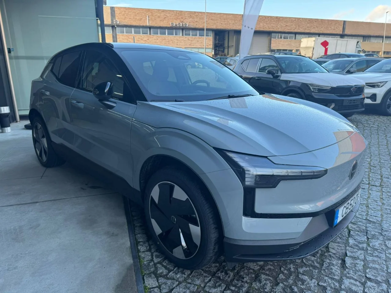 Volvo EX30 Plus Single Motor Extended Range 8