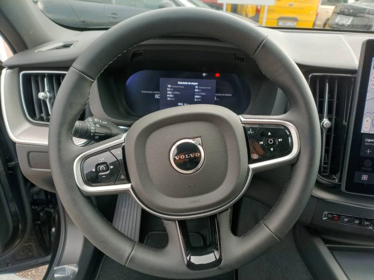 Volvo XC60 T6 350cv Black Edition PHEV Gasolina 4