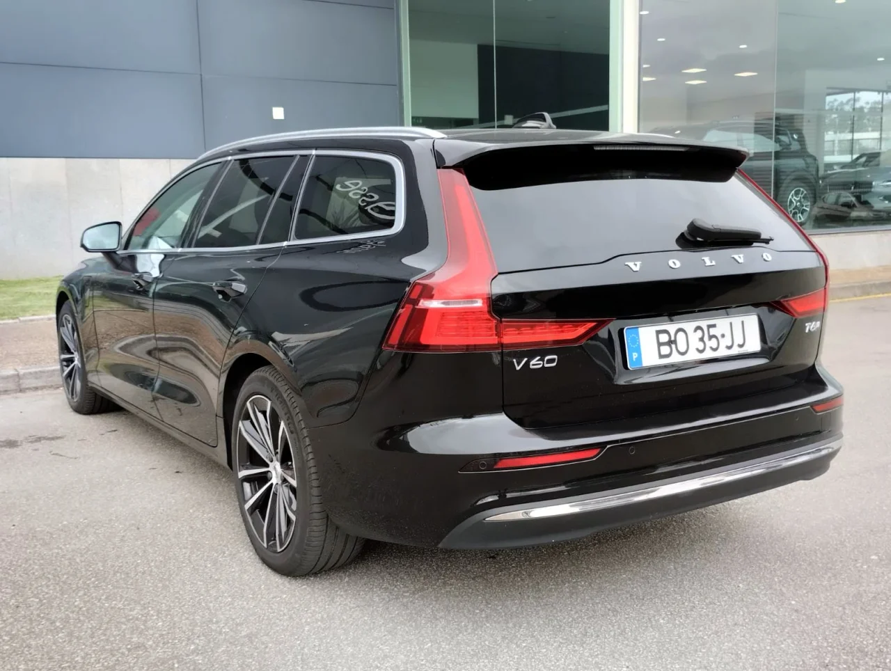 Volvo V60 T6  PHEV 350cv Core 9