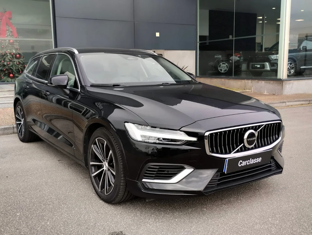 Volvo V60 T6  PHEV 350cv Core 13