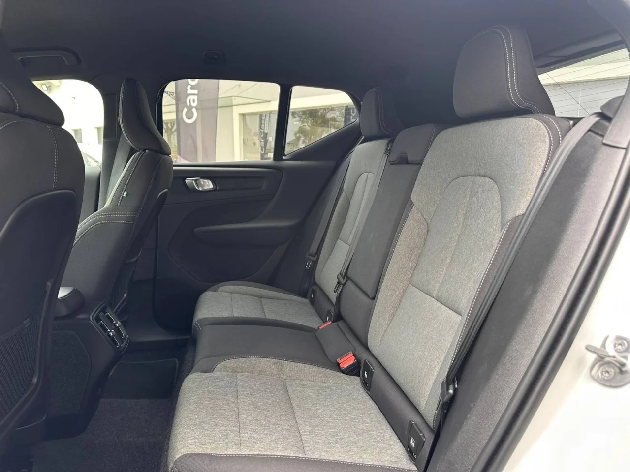 Volvo XC40 Plus Dark MHEV 3