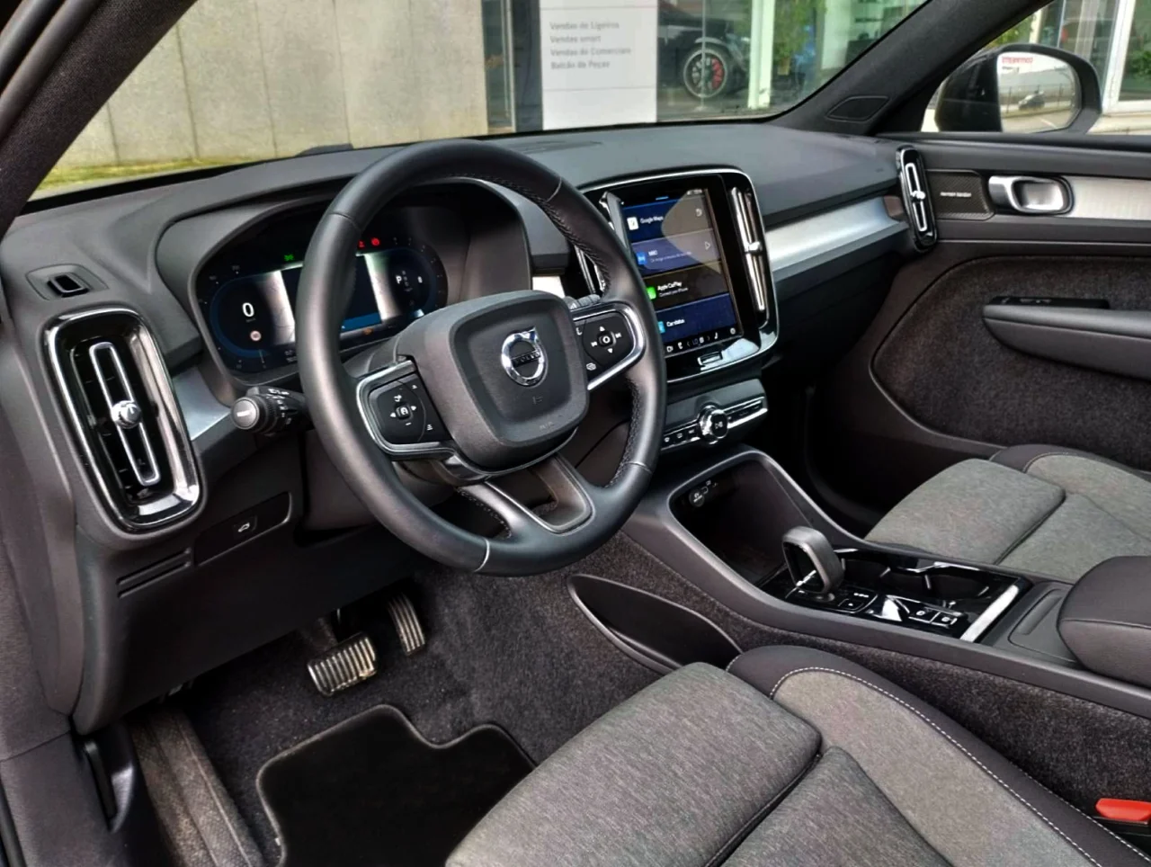 Volvo XC40  Plus Dark Mhev 1