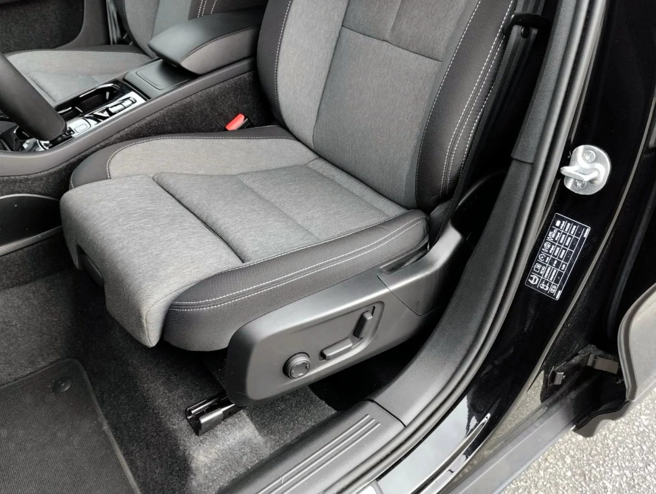 Volvo XC40  Plus Dark Mhev 5