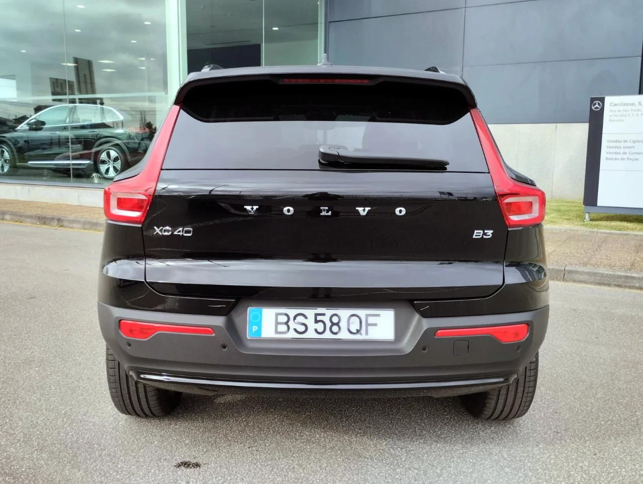 Volvo XC40  Plus Dark Mhev 12