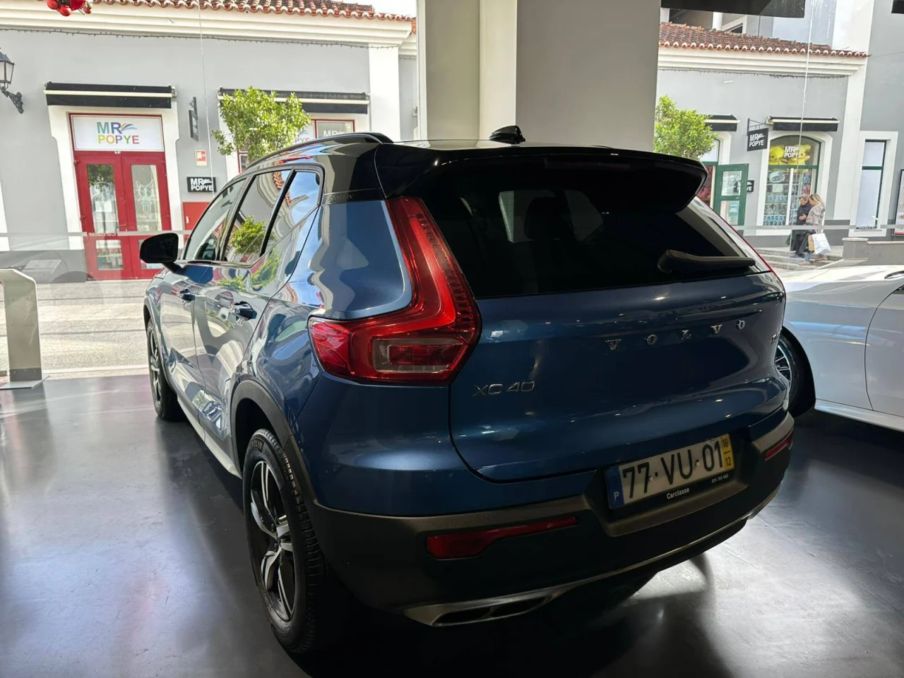 Volvo XC40 T4  R-Design 6