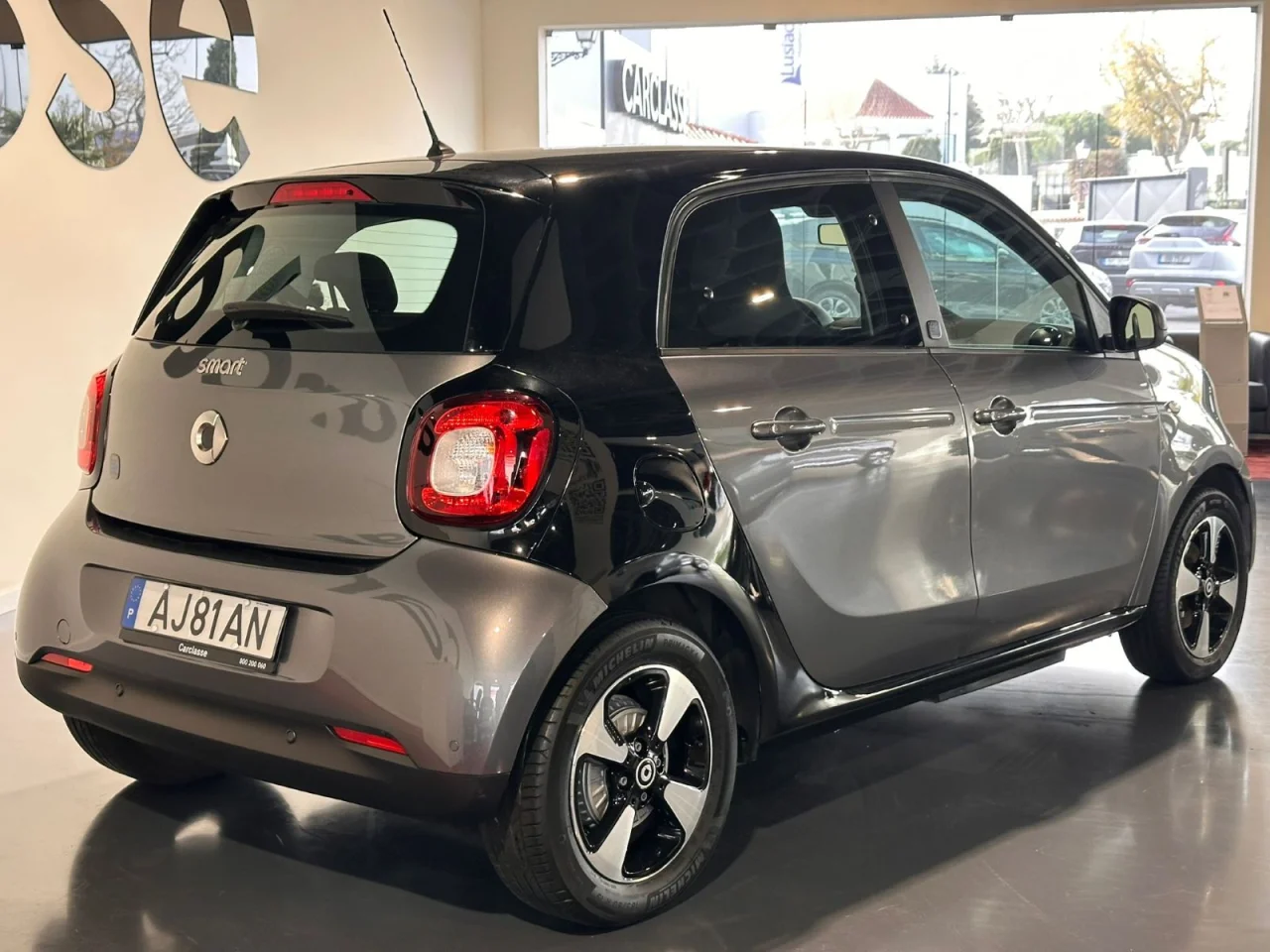 Smart EQ Forfour 4