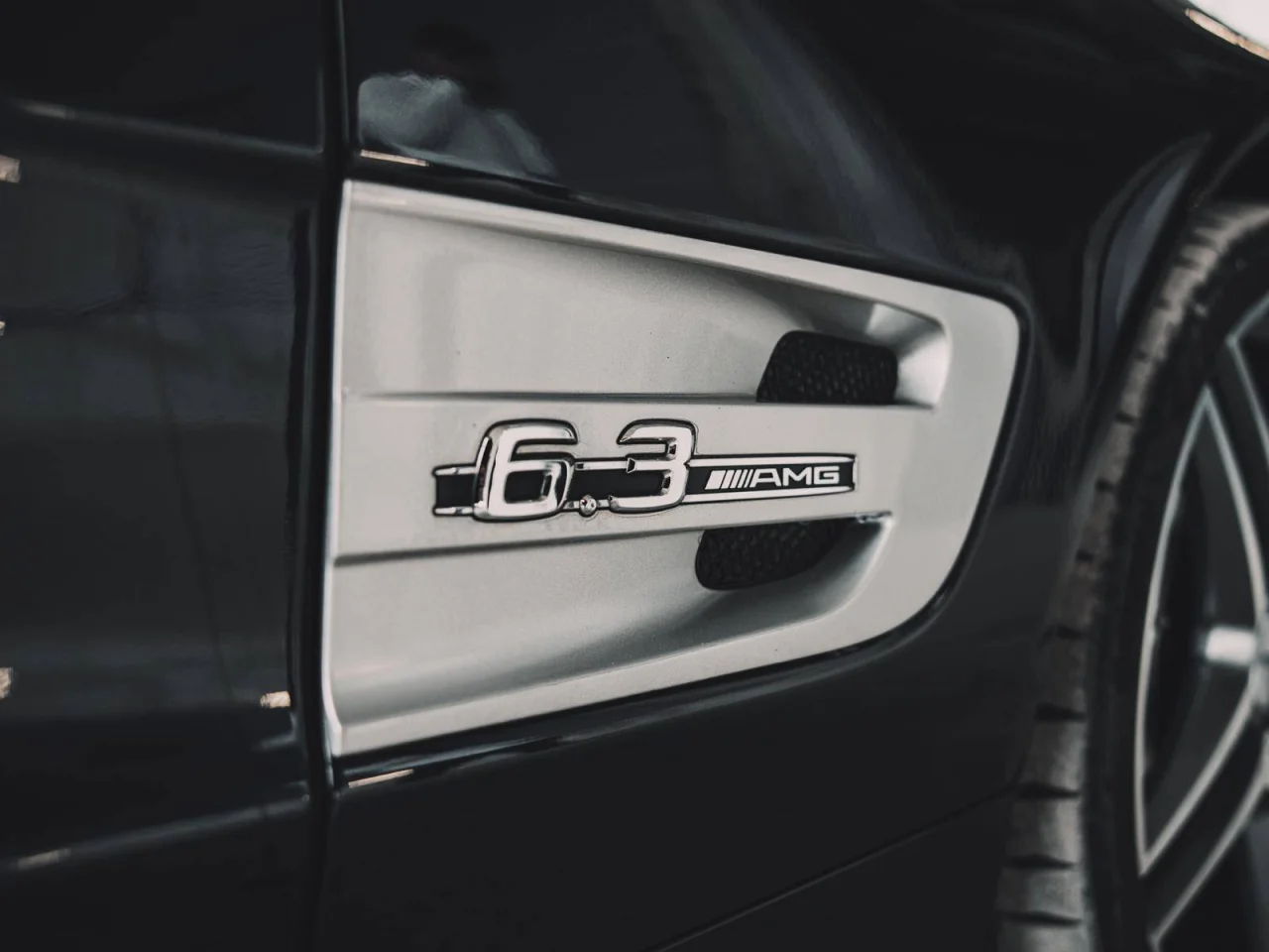 Mercedes-Benz SL 63 AMG V8 Roadster 20